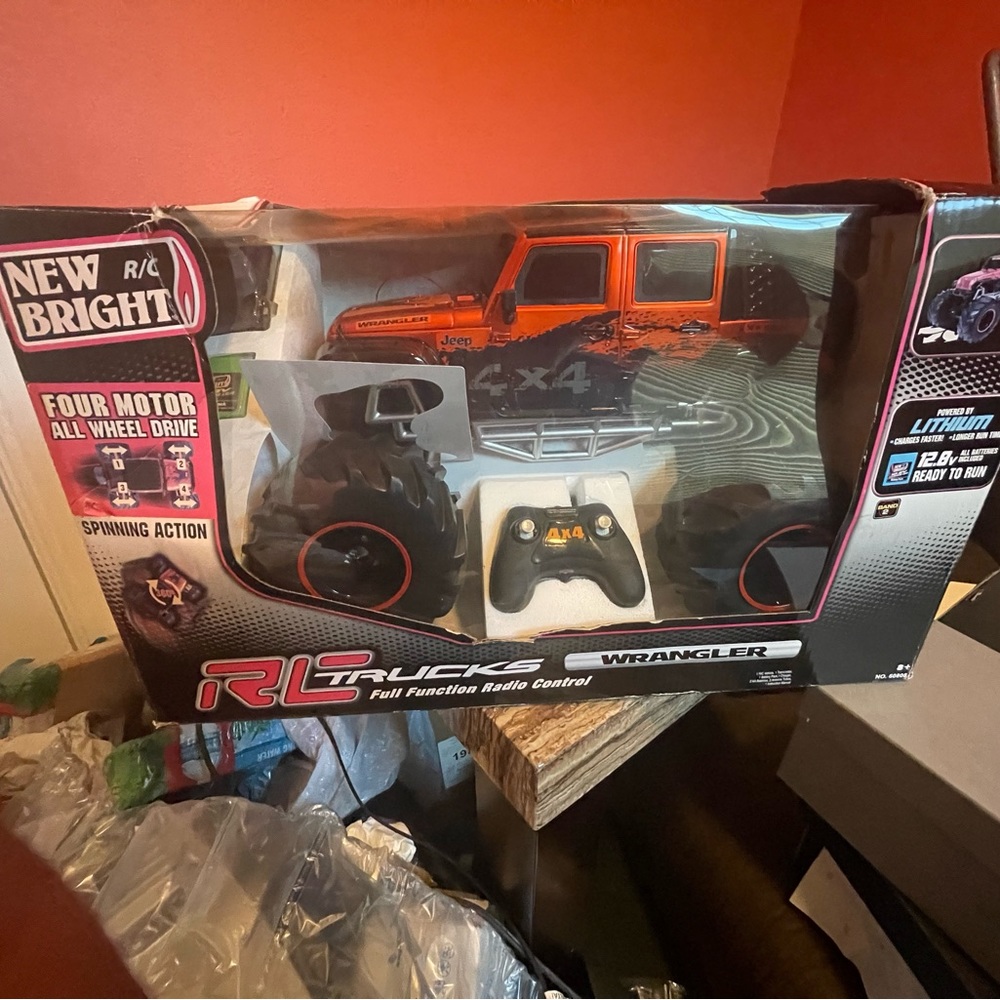 Full Function Radio Control Jeep - Picture 6 of 10